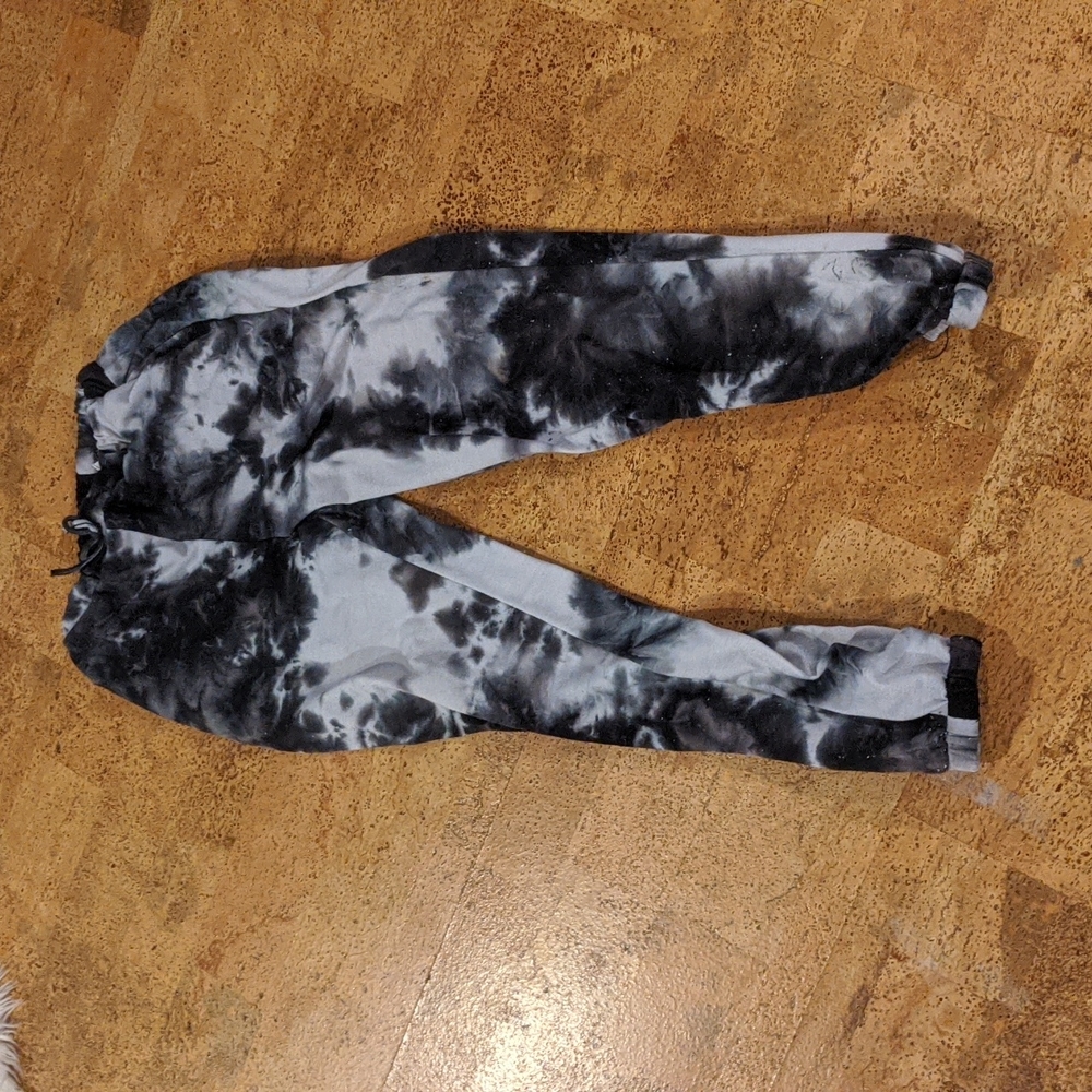 Shein kids black and white tie-dye sweatpants